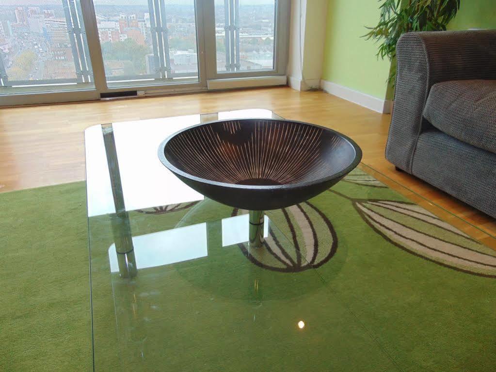 The Horizon Apartment Leicester Bagian luar foto